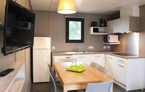 2 bedrooms, 5 beds