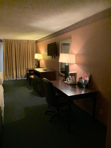 Lincoln Inn Express Hotel and Suites - image 5