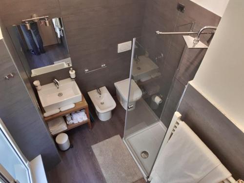 111 Guest House - image 5