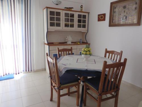 Apartamento com piscina perto da praia