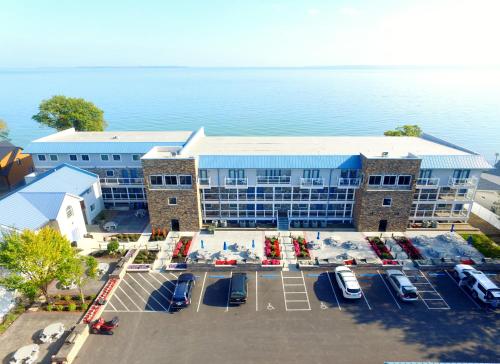 Put-in-Bay Waterfront Condo #202 thumb 2