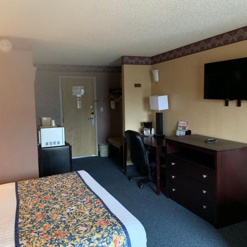 Lincoln Inn Express Hotel and Suites - image 8