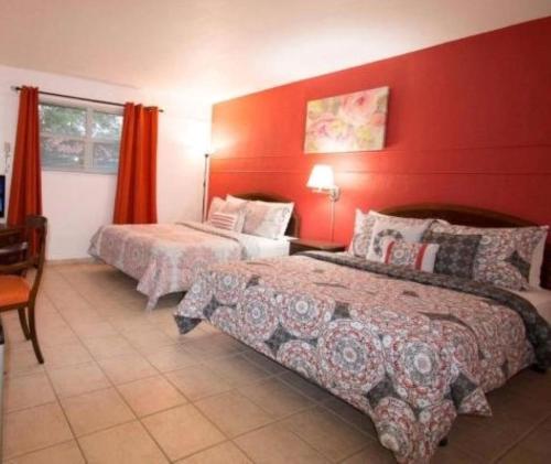 Gables Inn near ช็อปส์ แอท เมอร์ริค พาร์ค