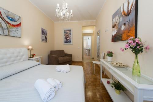 Gregory House - image 2