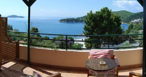 Helen's 11 boutique in Σκιάθος