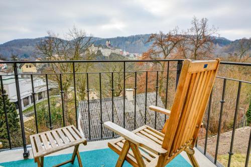 Erkély/terasz, Pension Vila Hana in Loket