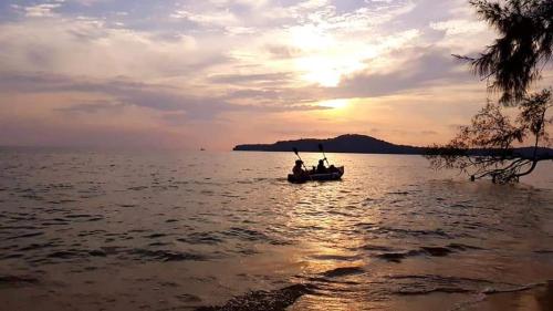 Crusoe Koh Takiev Island