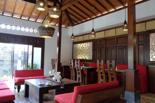 Puri Langenarjan Guest House 2