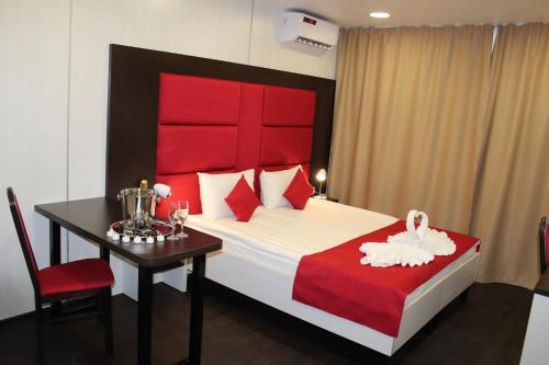 City Fox Hotel - image 8