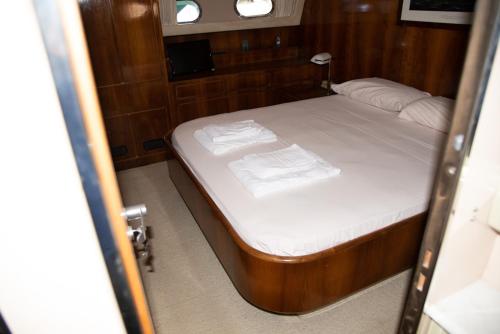 Riviera Boat Resort - image 7