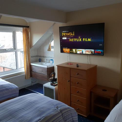 Abinger Guest House - image 6