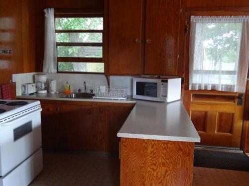 Sunrise Resort in Trent Lakes