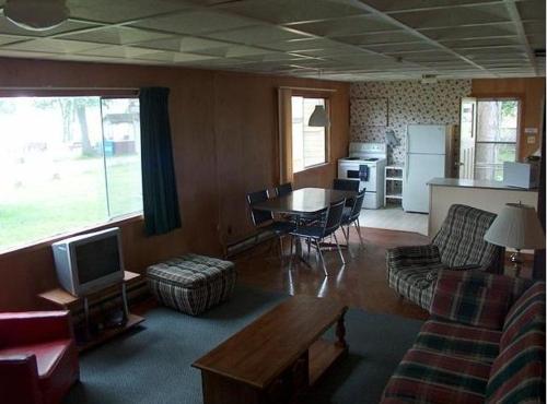 Sunrise Resort in Trent Lakes