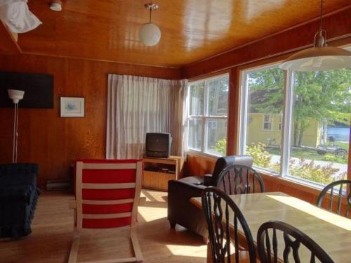 Sunrise Resort in Trent Lakes