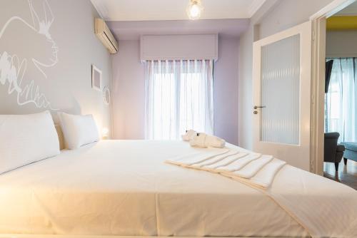 Athens Boutique Apartment by Cloudkeys - image 7
