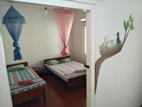 2 twin beds