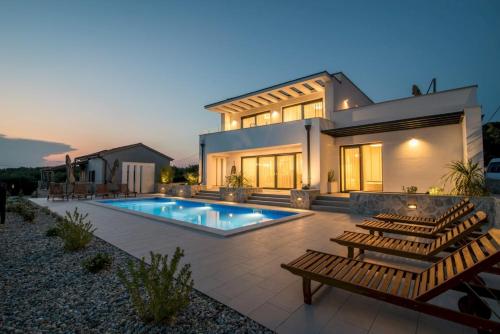 Luxury Villa Viktorija - image 10