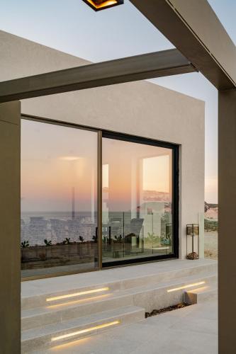 181014340 Milos Cove