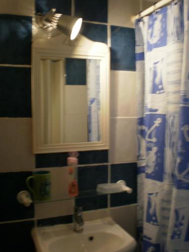 Bathroom, Maisonnette Chez Thierry in Mazargues