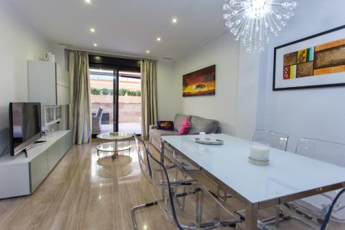 Apartment with HEATED POOL - image 4