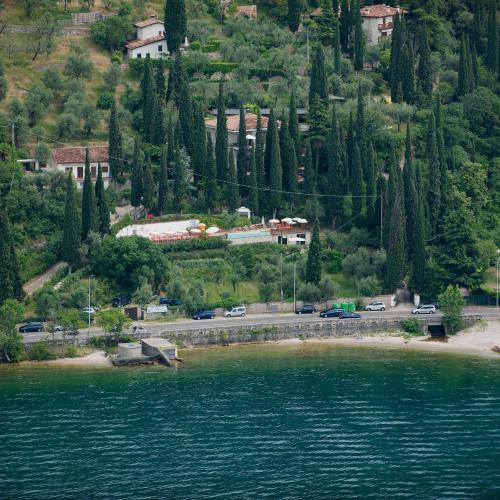 Residence Gardasee Apartments with Lake View