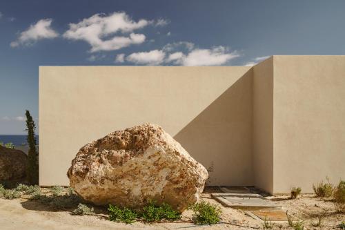 181028574 Milos Cove