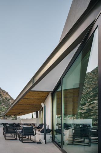 181031311 Milos Cove