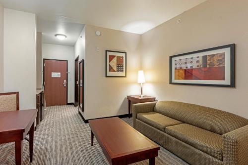 Red Lion Inn & Suites Mineral Wells