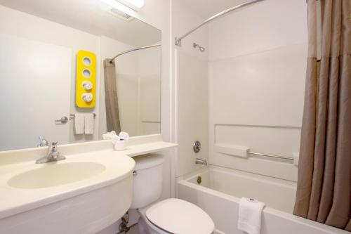Motel 6-El Paso TX - Southeast - image 5