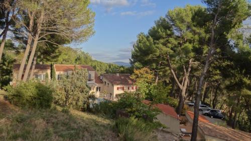 Hôtel | Le Mas des Ecureuils ***