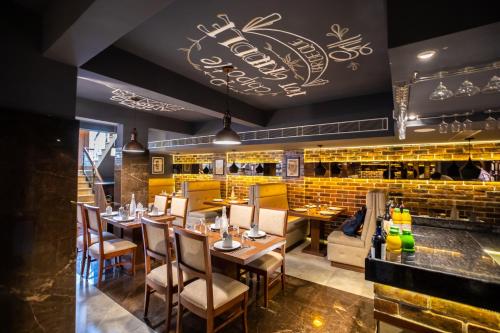 Restaurant, Hotel Paramos Inn in Jayanagar