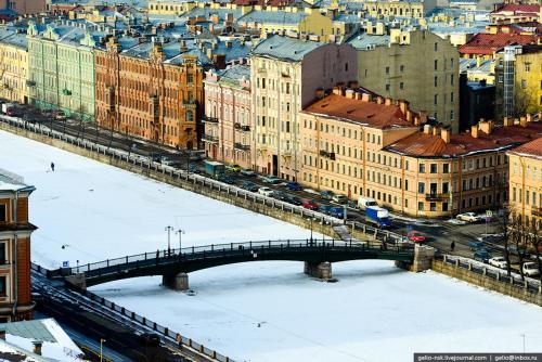 One-Bedroom Apartment in the City Center near Metro