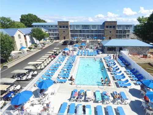 Put-in-Bay Poolview Condo #7 - image 10