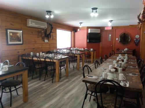 ทัศนียภาพภายนอกโรงแรม, L'Auberge Refuge du Trappeur in แซ็ง-มาทิเยอ-ดู-ปาร์ก (QC)