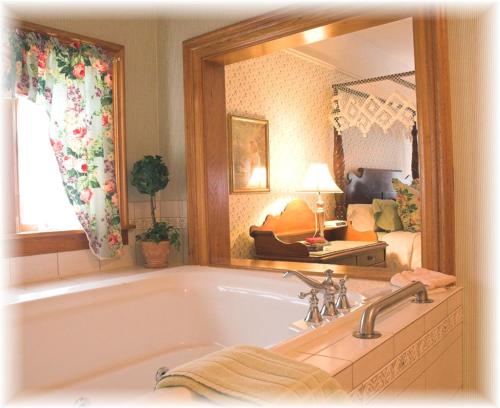 Suite with Spa Bath