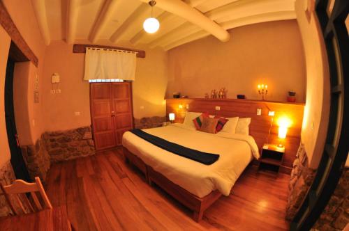 Nao Victoria Hostel