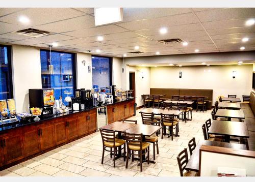 Super 8 by Wyndham Kelowna BC, Kelowna