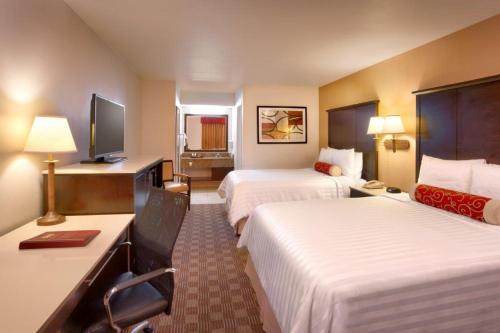 Cortona Inn and Suites Anaheim Resort