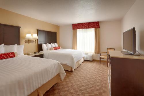 Cortona Inn and Suites Anaheim Resort