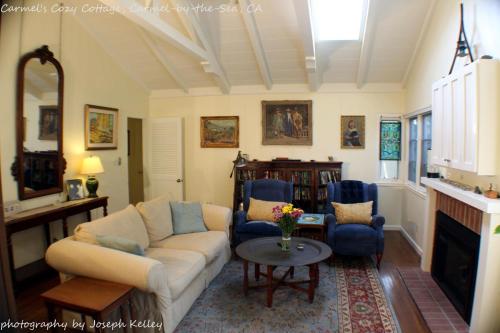 Charming Carmel Cottage Walk to Carmel by the Sea Restaurants Shops Golf - main image