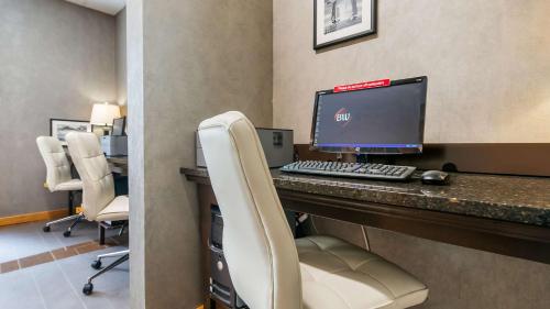 Best Western Plus Silverdale Beach Hotel - image 7