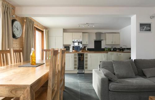 Chalet Marmotte M2 apartment for 8 in Morzine