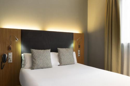 Petit Palace Tres Cruces - image 8