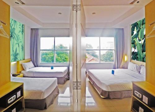 room detail thumbnail 2