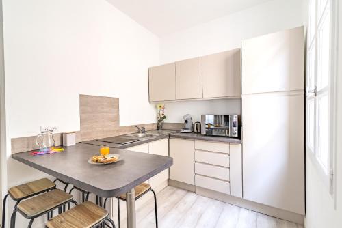 Chambre et appartements entre le Pont d Avignon et le Palais des Papes - AC clim parking 4