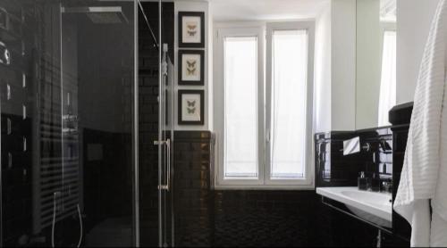App Leoncino Design Apartment in Rome - image 12