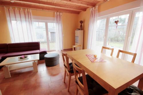 Two-Bedroom Apartment 58RB2