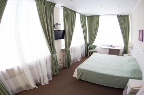 Forest Inn - image 8