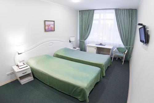 Forest Inn - image 6