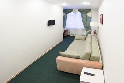 Forest Inn - image 9